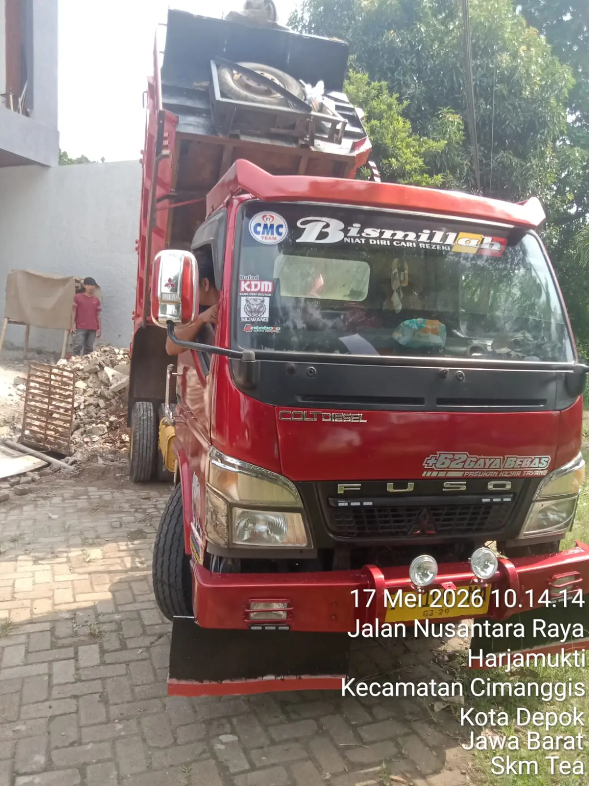 Sewa Dump Truck Puing